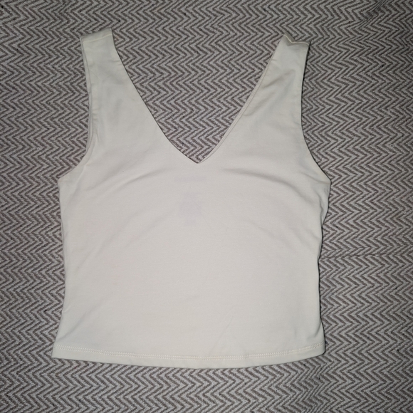 Pink Rose Cream V-Neck Tank Top NWOT - Picture 2 of 3
